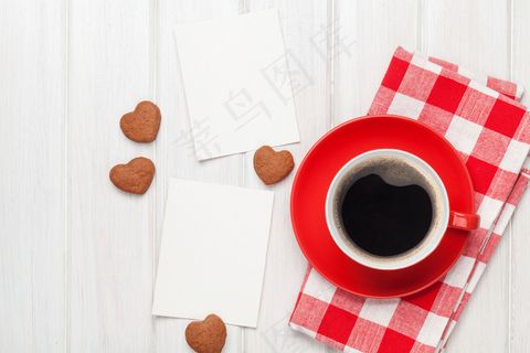 咖啡与爱心饼干
