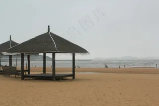 海滩凉亭图片