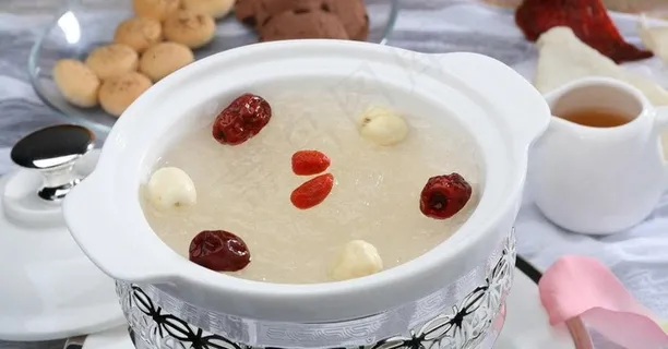 红枣枸杞燕窝图片 红枣枸杞燕窝图片