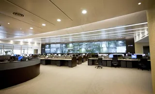 上海浦东机场大厅工作台图片