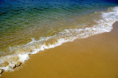 海滩上的浪花图片 海滩上的浪花图片