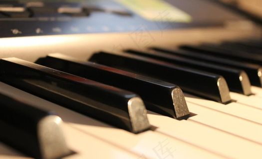 钢琴图片
