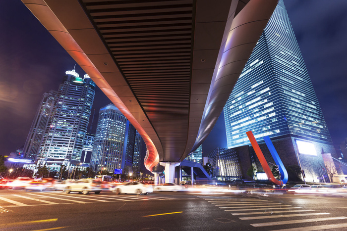 夜晚的城市架桥景观