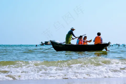 北海银滩木筏游船图片 北海银滩木筏游船图片