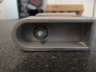 活塞的投篮抓钩三维机动齿轮攻击泰坦