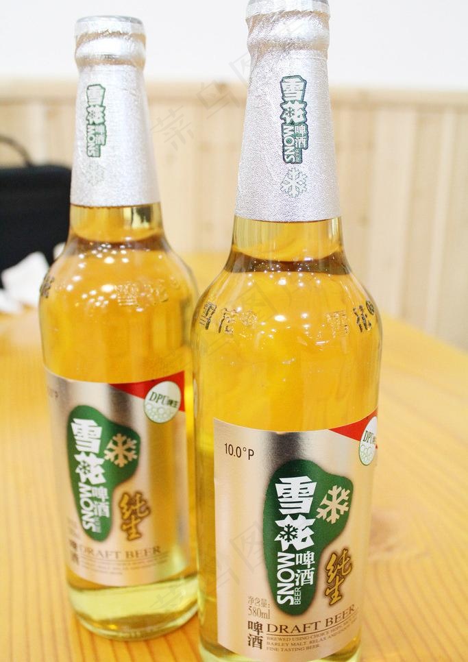 雪花啤酒图片