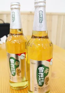 雪花啤酒图片