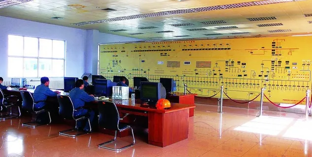 化工厂电脑控制室