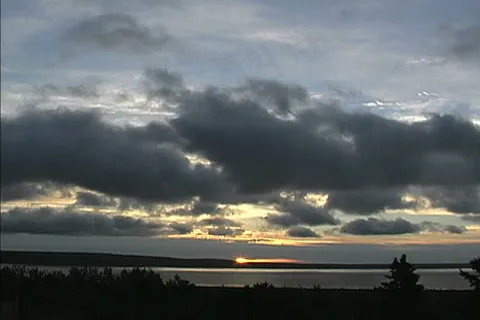 乌云在日出股票视频 视频免费下载