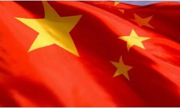 红旗飘动