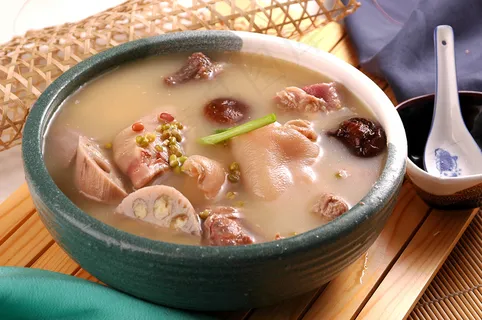 莲藕绿豆煲猪手图片 莲藕绿豆煲猪手图片