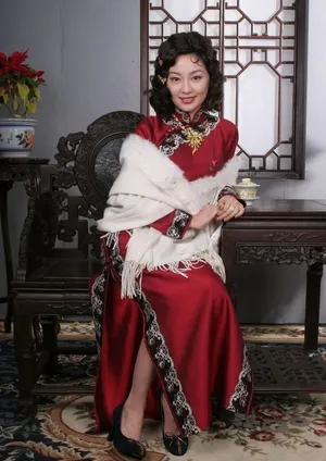 陈秀丽《最后的格格》里饰演 花月容...