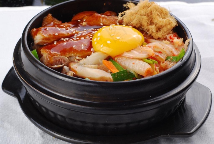 鸡柳肉松石锅饭