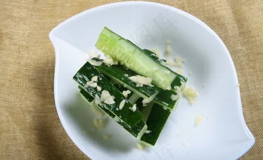 中式套餐小菜腌黄瓜图片