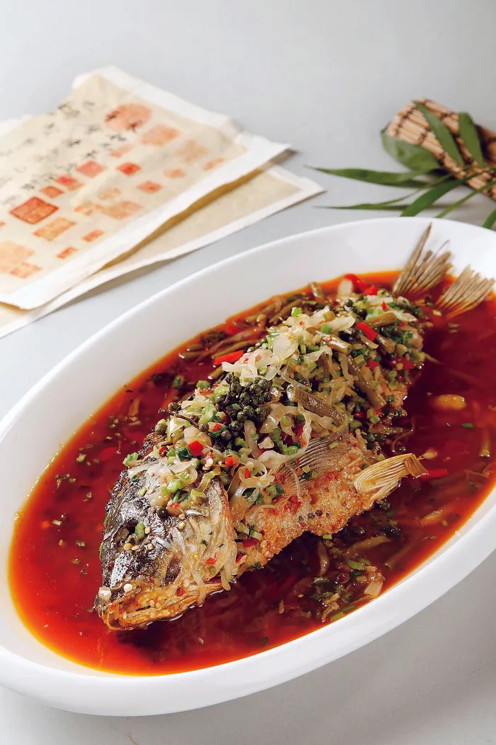 农家风味鲤鱼图片