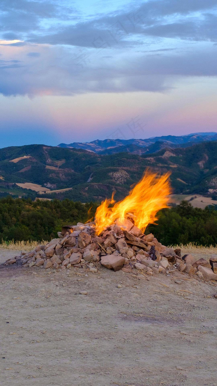 火堆烈火高清摄影图片