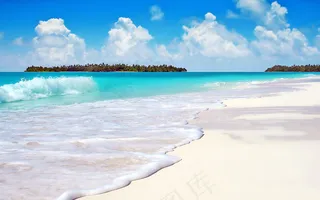 蓝天白云海滩图片