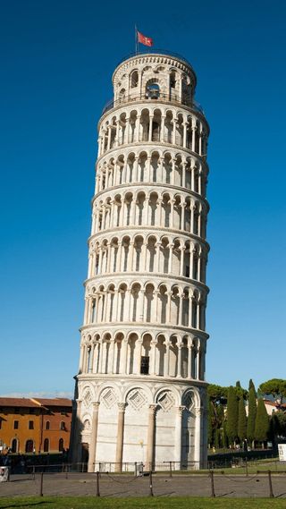 斜塔高清摄影图片