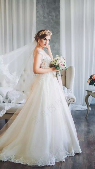 穿婚纱的人高清摄影图片