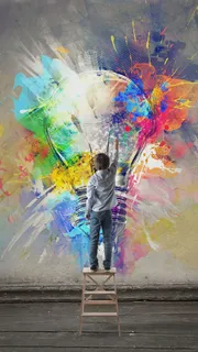 在涂鸦的小孩高清摄影图片 在涂鸦的小孩高清摄影图片