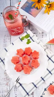 西瓜汁与五角星形状西瓜高清摄影图片 西瓜汁与五角星形状西瓜高清摄影图片