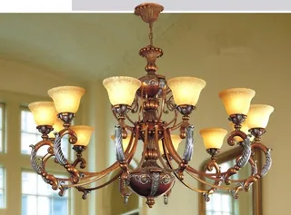 黄金色高档吊灯模型