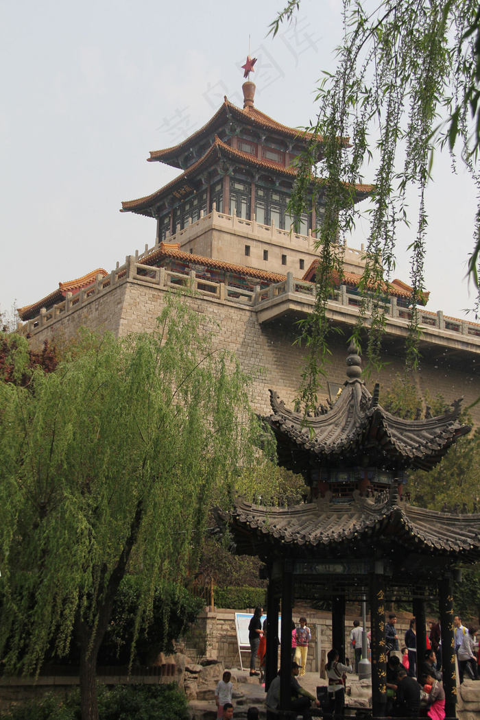 黑虎泉解放阁图片