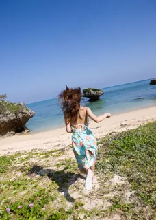 女性背影图片 女性背影图片
