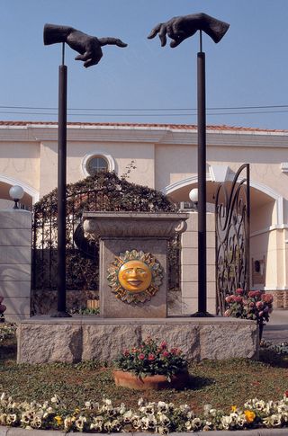 园林 雕刻 小区喷泉图片