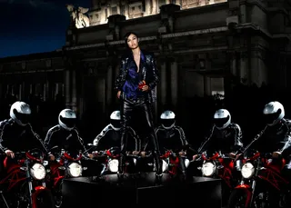 金巴利红酒广告 酷炫舞台篇图片