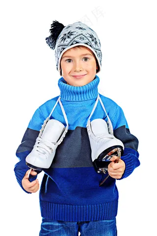拿着溜冰鞋的男孩