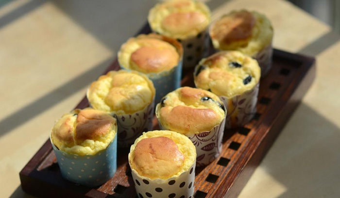 草莓纸杯蛋糕 甜品
