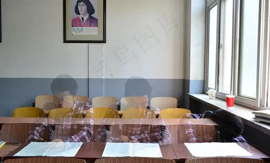 大学生的生活写照图片