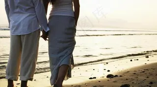 海边漫步图片