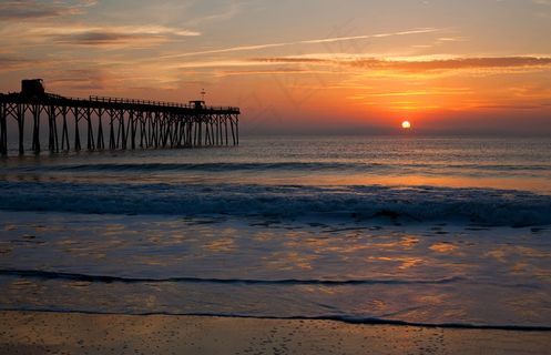 夕阳码头景色图片