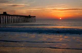 夕阳码头景色图片