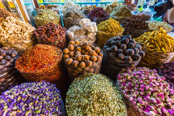市场上的香料