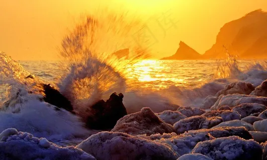 海浪拍岸图片 海浪拍岸图片