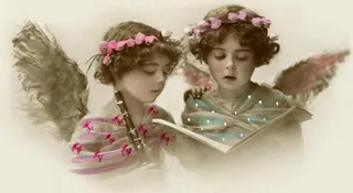 看书的小天使图片