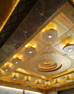 会所包厢吊顶装修现场