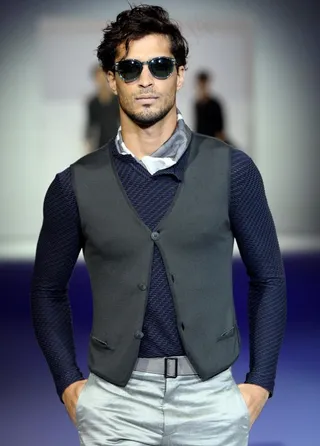 2010米兰时尚周男装展阿玛尼模特...