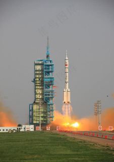 神舟九号载人飞船起飞图片
