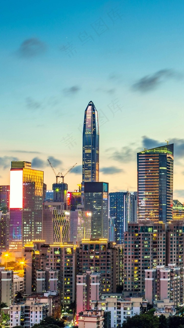 一线城市大厦夜景高清摄影图片