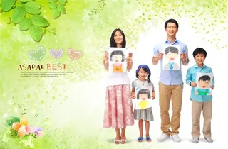 拿自画像的一家图片素材（psd分层）