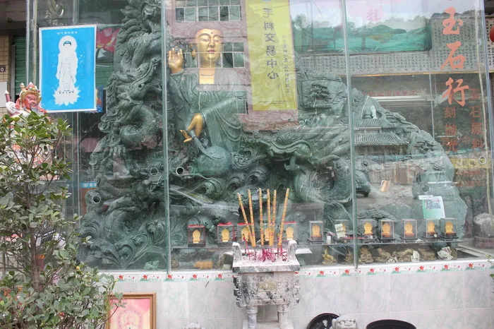 寺庙朝拜图片