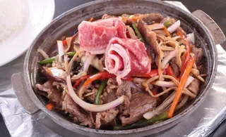 陶板烧香菇肥牛配饭图片