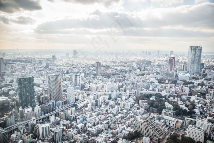 天空下的城市建筑