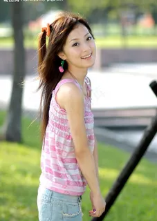 *网络人气美女果子MM粉红条纹吊...