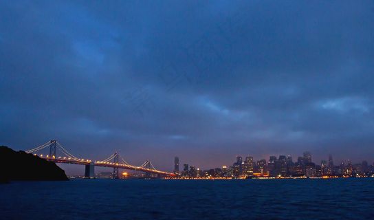 奥克兰湾跨海大桥