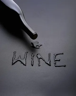 玻璃瓶 黑瓶子图片